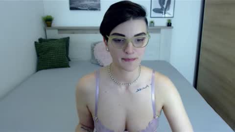 Snapshot of amylexy chatting on 02/14/26, 07:43 Hi there guys My pleasure in your hands pvt is open online show from 02/14/26, 07:43