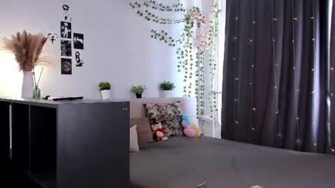 Snapshot of amylouwood chatting on 07/11/26, 12:41 Amy online show from 07/11/26, 12:41