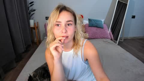 Snapshot of amymilson chatting on 12/02/24, 05:26 amymilson online show from 12/02/24, 05:26