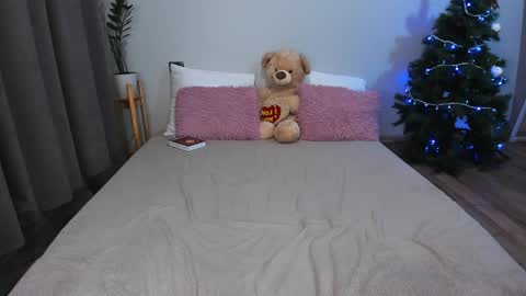 Snapshot of amymilson chatting on 01/10/25, 06:49 amymilson online show from 01/10/25, 06:49