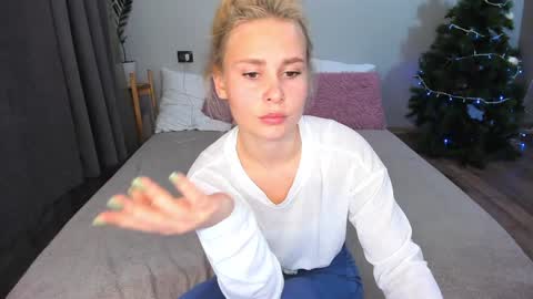 Snapshot of amymilson chatting on 01/13/25, 06:49 amymilson online show from 01/13/25, 06:49