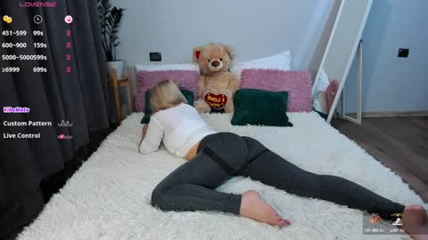 Snapshot of amymilson chatting on 02/18/25, 05:10 amymilson online show from 02/18/25, 05:10