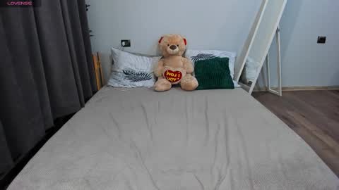 Snapshot of amymilson chatting on 02/27/25, 07:04 amymilson online show from 02/27/25, 07:04