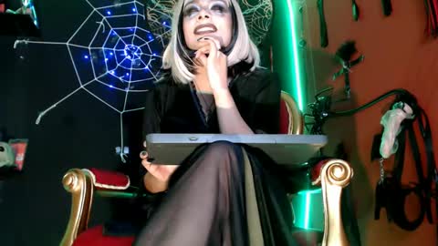 Snapshot of amymistress chatting on 10/26/25, 10:58 Amy Wong Grey online show from 10/26/25, 10:58