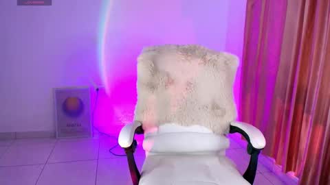 Amy ... Nice to meet u   thumb up me please its important online show from 11/10/25, 03:05