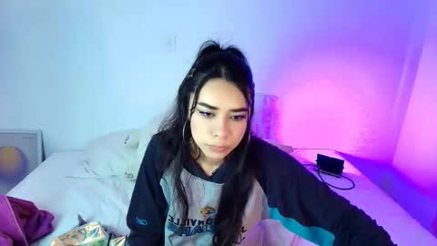 Snapshot of amyolimpo chatting on 05/06/26, 04:34 Amy ... Nice to meet u thumb up me please its important online show from 05/06/26, 04:34
