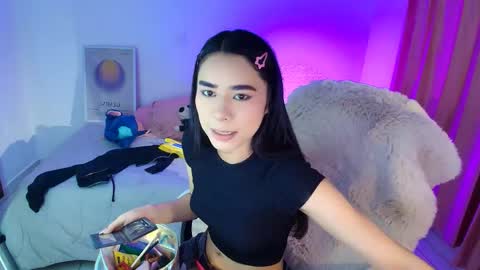 Snapshot of amyolimpo chatting on 05/19/26, 01:56 Amy ... Nice to meet u thumb up me please its important online show from 05/19/26, 01:56