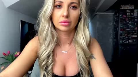 amyroberta92 online show from 01/11/26, 07:46