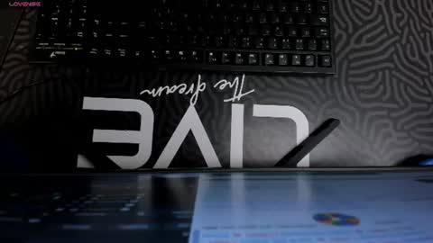 Snapshot of amyrosse_x chatting on 06/16/26, 04:26 AMY R online show from 06/16/26, 04:26