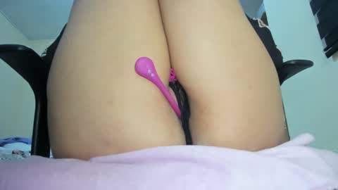 Snapshot of amywalker01 chatting on 10/08/25, 07:22 amy online show from 10/08/25, 07:22