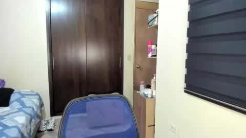 Snapshot of amywalker01 chatting on 12/19/25, 07:10 amy online show from 12/19/25, 07:10