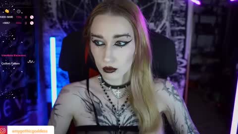 Snapshot of amywhitenessxx chatting on 03/03/25, 11:44 Amy switch Goddess divine Mistress online show from 03/03/25, 11:44