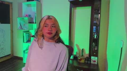 Snapshot of amywhitexxd chatting on 02/08/25, 01:11 AmyWhitexxd online show from 02/08/25, 01:11