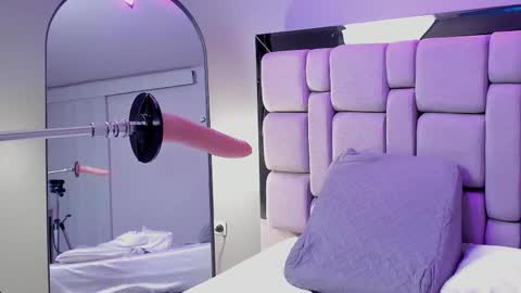 amywhitte_ online show from 12/18/25, 06:58