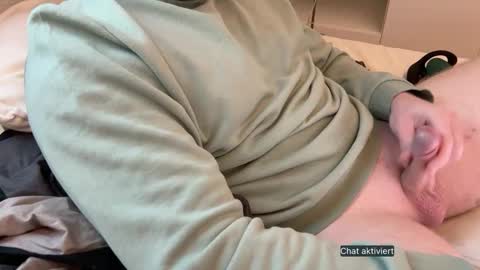 Snapshot of an0nym0us_usr chatting on 10/21/25, 04:08 an0nym0us_usr online show from 10/21/25, 04:08