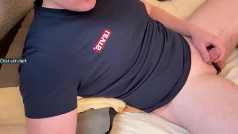 Snapshot of an0nym0us_usr chatting on 10/25/25, 04:02 an0nym0us_usr online show from 10/25/25, 04:02