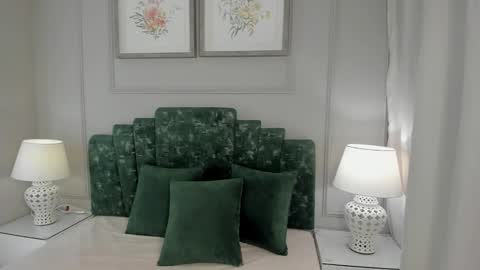 Ana  online show from 09/30/25, 10:53