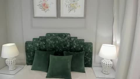 Ana  online show from 10/02/25, 10:44