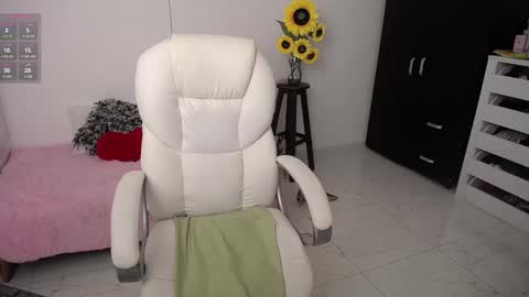  Ana  online show from 12/31/24, 02:08