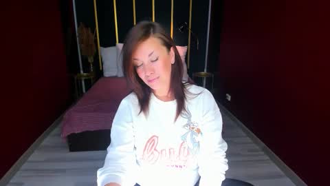 Snapshot of ana_mills chatting on 09/25/25, 03:16 Ana online show from 09/25/25, 03:16