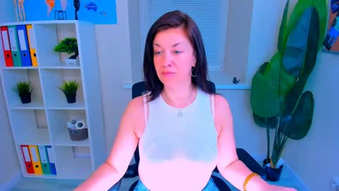 Snapshot of ana_mills chatting on 05/19/26, 10:10 Ana online show from 05/19/26, 10:10
