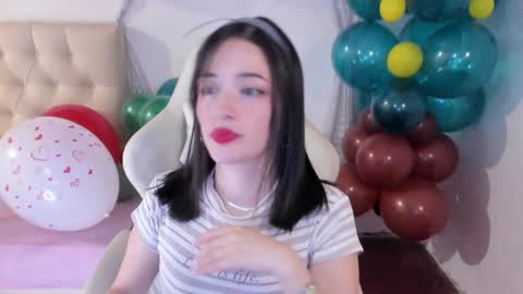 Snapshot of ana_ruuh chatting on 12/02/24, 11:07 Im anna but you can call me as you want online show from 12/02/24, 11:07