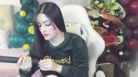 Snapshot of ana_ruuh chatting on 12/10/24, 10:16 Im anna but you can call me as you want online show from 12/10/24, 10:16