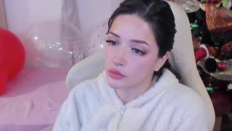 Snapshot of ana_ruuh chatting on 12/19/24, 03:52 Im anna but you can call me as you want online show from 12/19/24, 03:52