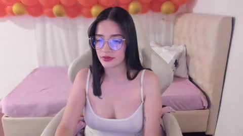 Snapshot of ana_ruuh chatting on 02/18/25, 02:16 Im anna but you can call me as you want online show from 02/18/25, 02:16