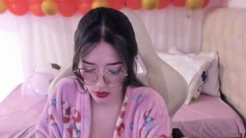 Snapshot of ana_ruuh chatting on 02/18/25, 05:21 Im anna but you can call me as you want online show from 02/18/25, 05:21