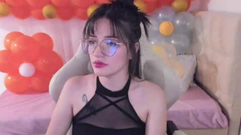 Snapshot of ana_ruuh chatting on 02/24/25, 07:30 Im anna but you can call me as you want online show from 02/24/25, 07:30