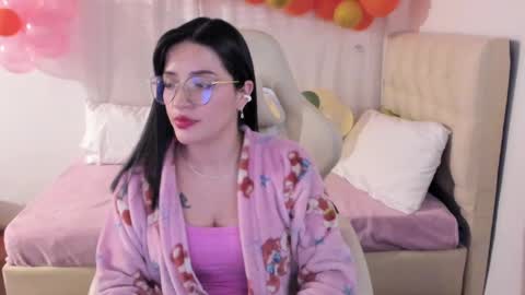 Snapshot of ana_ruuh chatting on 03/06/25, 01:27 Im anna but you can call me as you want online show from 03/06/25, 01:27