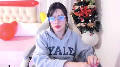 Snapshot of ana_ruuh chatting on 11/28/25, 10:34 Im anna but you can call me as you want online show from 11/28/25, 10:34