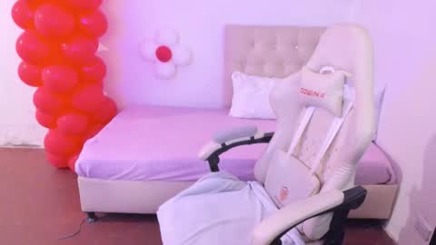 Im anna but you can call me as you want online show from 03/13/26, 10:49