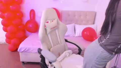 Im anna but you can call me as you want online show from 03/16/26, 11:42