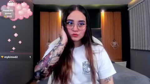 Snapshot of ana_taylor2 chatting on 02/05/25, 08:35 Ana online show from 02/05/25, 08:35