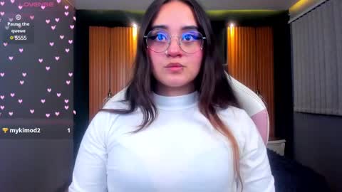 Snapshot of ana_taylor2 chatting on 02/26/25, 08:54 Ana online show from 02/26/25, 08:54