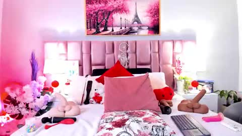 anaa_bellaa online show from 12/05/25, 12:25