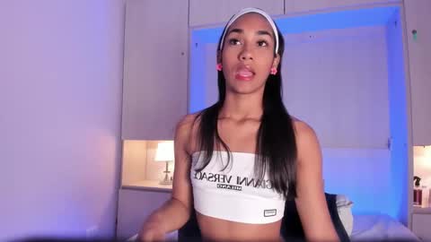 anaacollins_ online show from 02/05/26, 11:37