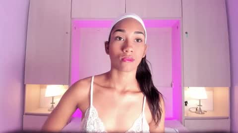 anaacollins_ online show from 03/26/26, 11:38