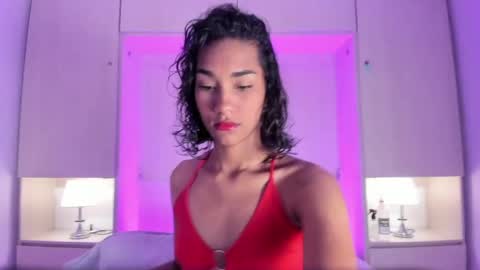 anaacollins_ online show from 04/24/26, 12:07