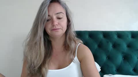 Snapshot of anabeatrice29 chatting on 10/20/25, 07:20 Ana online show from 10/20/25, 07:20