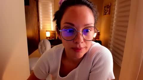 Anabel online show from 10/21/25, 05:24