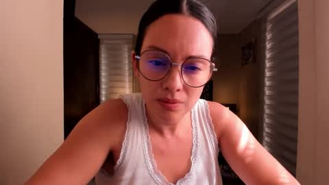 Anabel online show from 12/16/25, 04:01