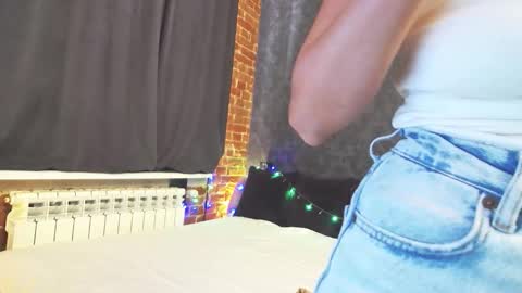 Anna online show from 09/13/25, 11:32