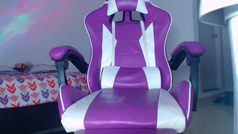 Anabella online show from 12/23/24, 12:03