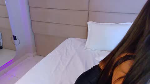 Snapshot of anabelleray chatting on 11/13/25, 08:08 anabelleray online show from 11/13/25, 08:08