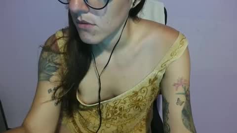 anabelucci_ online show from 05/21/26, 03:46