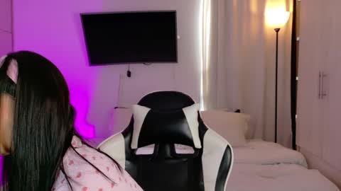 ANABEL WOLF  online show from 09/27/25, 04:45