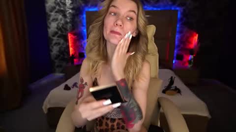 Snapshot of anacondaon chatting on 02/09/25, 09:58 Nika online show from 02/09/25, 09:58